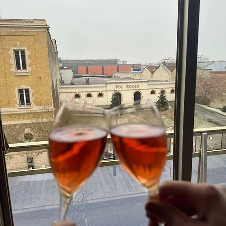 Le 21 Avenue De Champagne דירה